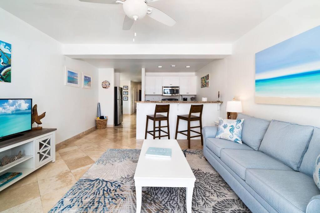The Cottonwood House - Beach Villa Turtle Cove Extérieur photo